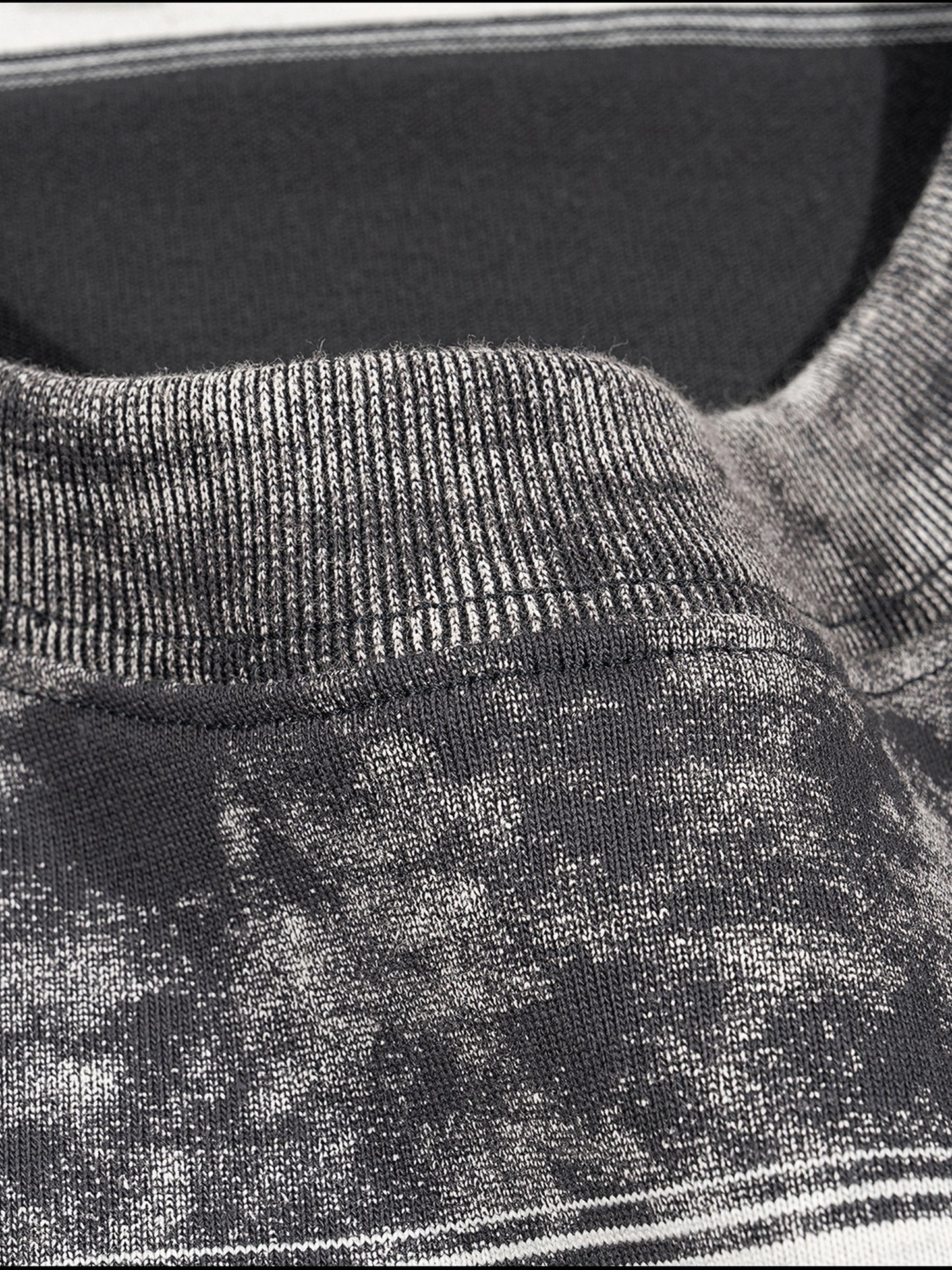 LAGUVI Snow Washed Striped Boxy T-Shirt ( unisex )