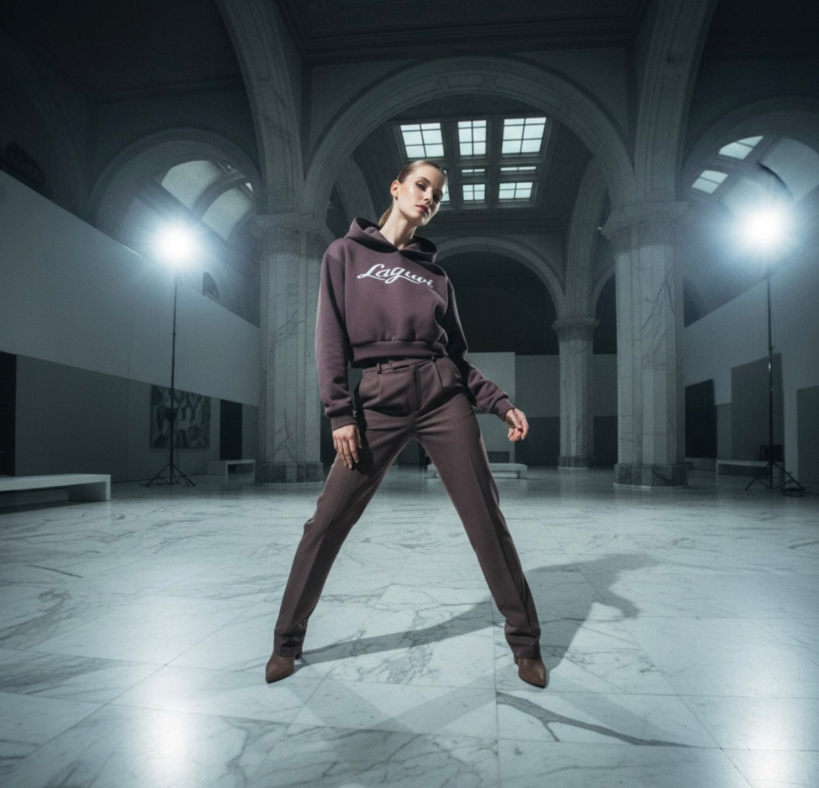 LAGUVI Essential Cropped Hoodie